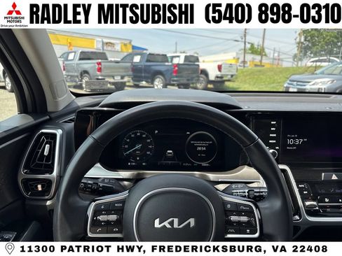 Used 2023 Kia Sorento SX FWD image 10