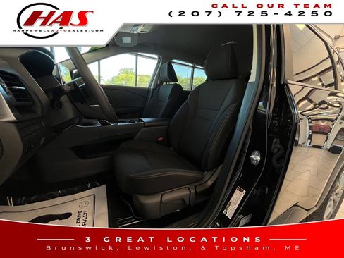 Used 2023 Nissan Rogue S AWD/4WD image 10