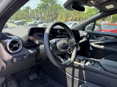 New 2025 Chevrolet Blazer EV LT image 25