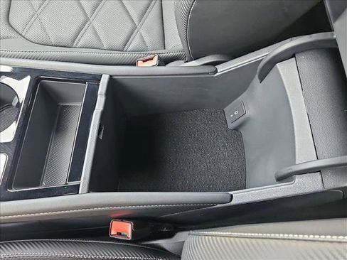 Used 2025 Volkswagen Atlas Cross Sport SE image 15