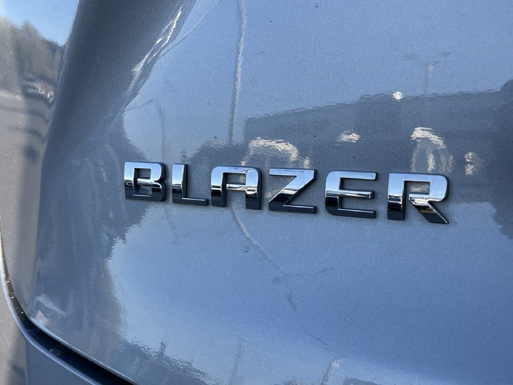 Used 2025 Chevrolet Blazer LT FWD image 7