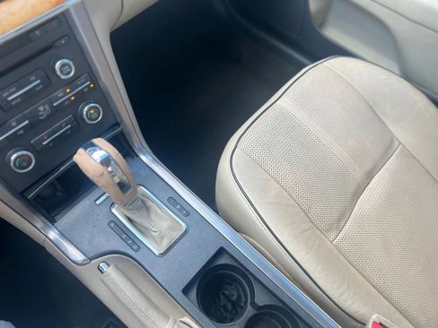 Used 2010 Lincoln MKZ image 14