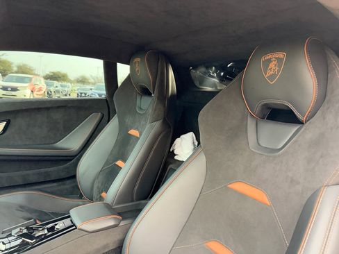 Used 2024 Lamborghini Huracan Sterrato image 10