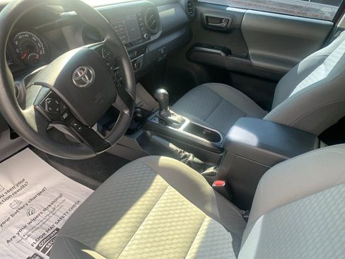 Used 2022 Toyota Tacoma SR AWD/4WD image 11