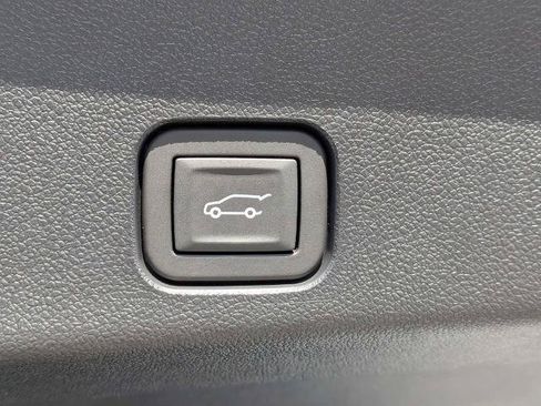 Used 2026 Chevrolet Traverse RS FWD image 13