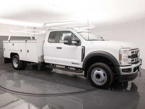 New 2026 Ford F450 XL w/ XL Chrome Package RWD image 3