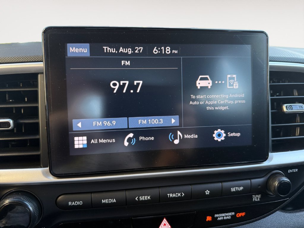 Used 2023 Hyundai Venue FWD image 15