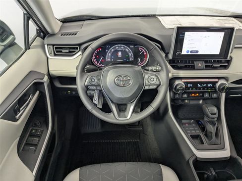New 2025 Toyota RAV4 XLE image 27