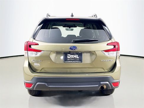 Used 2024 Subaru Forester Premium image 15