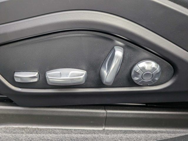 Used 2020 Porsche Panamera 4 Executive AWD/4WD image 19