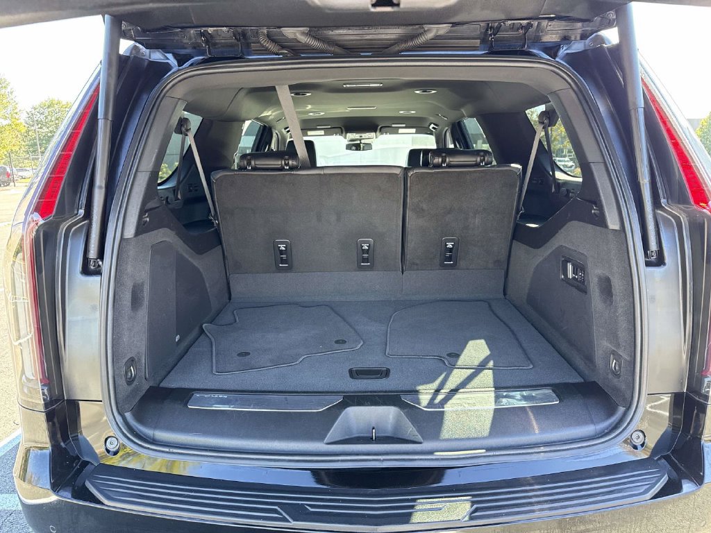 Used 2023 Cadillac Escalade ESV Luxury AWD/4WD image 24
