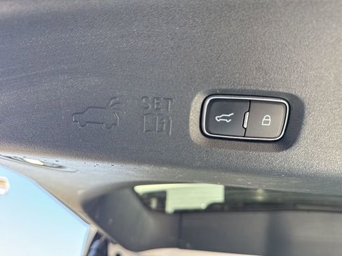 Used 2025 Ford Expedition Active AWD/4WD image 8