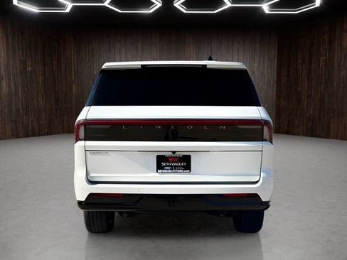 Used 2025 Lincoln Navigator L Black Label AWD/4WD image 7