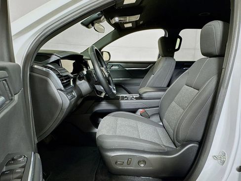 Certified 2025 GMC Acadia Elevation FWD image 20