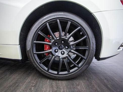 Used 2011 Maserati GranTurismo Convertible RWD image 40