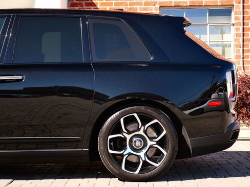 Certified 2024 Rolls-Royce Cullinan Black Badge image 22