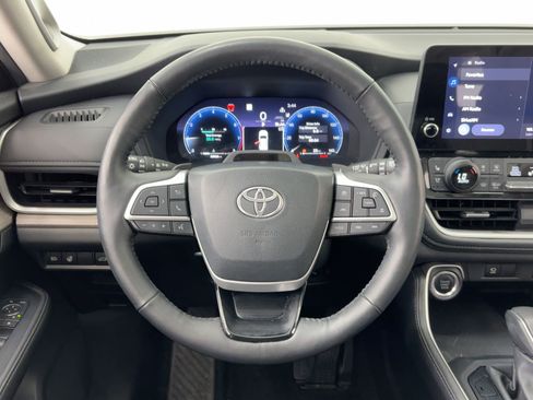 Used 2024 Toyota Grand Highlander Platinum image 15