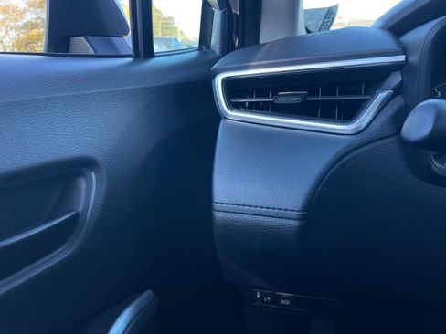 Used 2024 Toyota Corolla Cross LE image 19