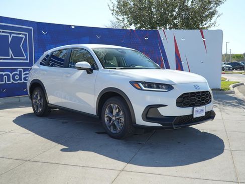 New 2026 Honda HR-V LX image 3