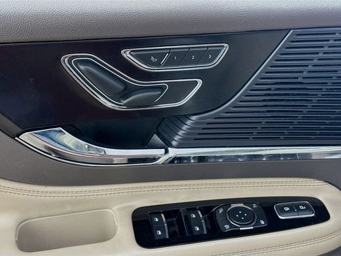 Used 2021 Lincoln Corsair AWD w/ Premium Package image 20