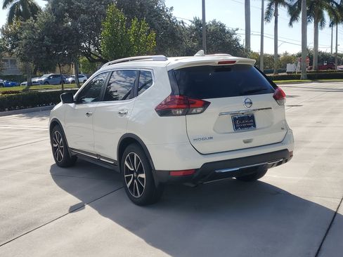 Used 2018 Nissan Rogue SL w/ Premium Package image 8