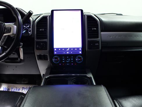 Used 2019 Ford F250 Lariat w/ Lariat Value Package image 18