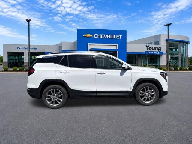 Used 2024 GMC Terrain SLT AWD/4WD image 8