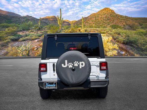 Used 2020 Jeep Wrangler Sport AWD/4WD image 6