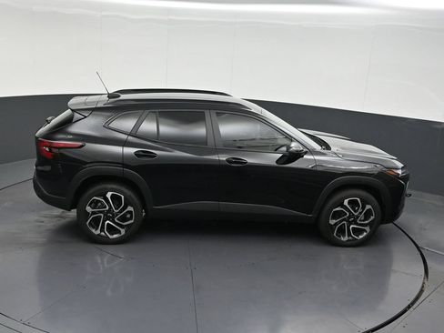 Used 2025 Chevrolet Trax RS w/ Driver Confidence Package FWD image 21