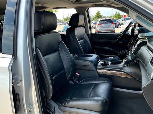 Used 2020 Chevrolet Suburban LT image 8