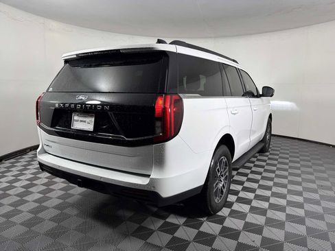 Used 2026 Ford Expedition Active RWD image 7