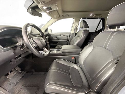 Used 2024 Honda Pilot Elite image 3