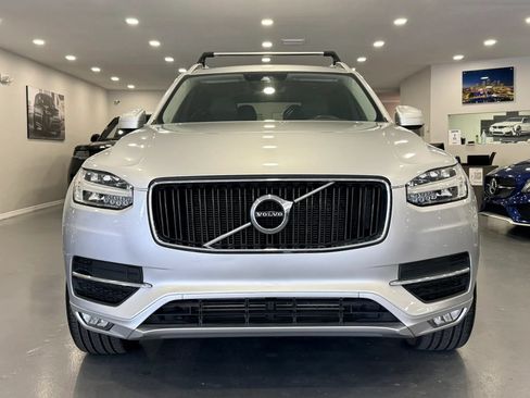 Used 2019 Volvo XC90 T5 Momentum FWD image 2