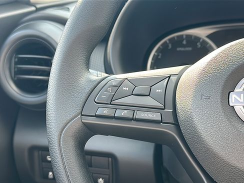New 2025 Nissan Kicks Play S image 19