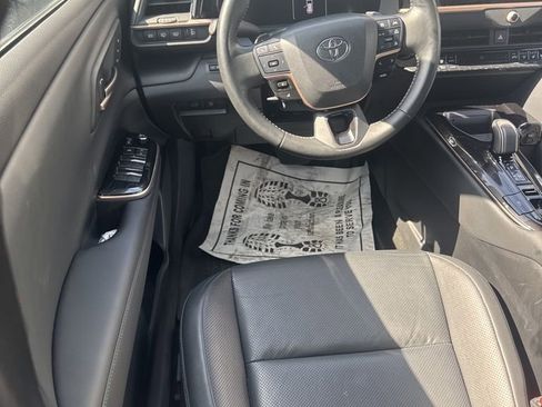 Used 2025 Toyota Crown Signia AWD/4WD image 8