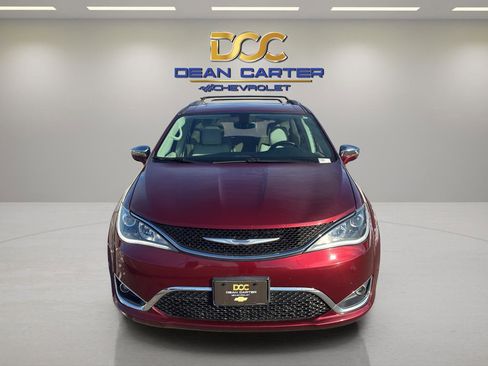 Used 2017 Chrysler Pacifica Limited image 16