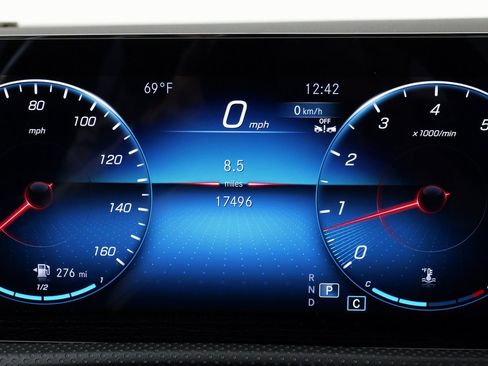 Used 2023 Mercedes-Benz CLA 250 4MATIC image 43