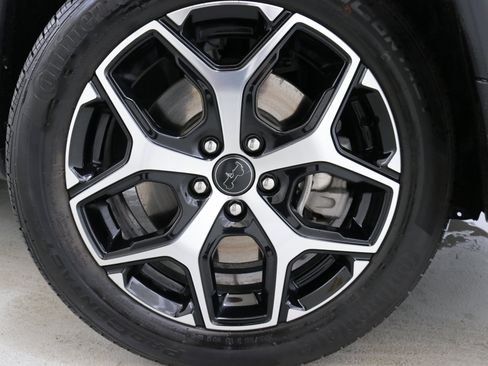 Used 2025 Jeep Compass Limited image 31