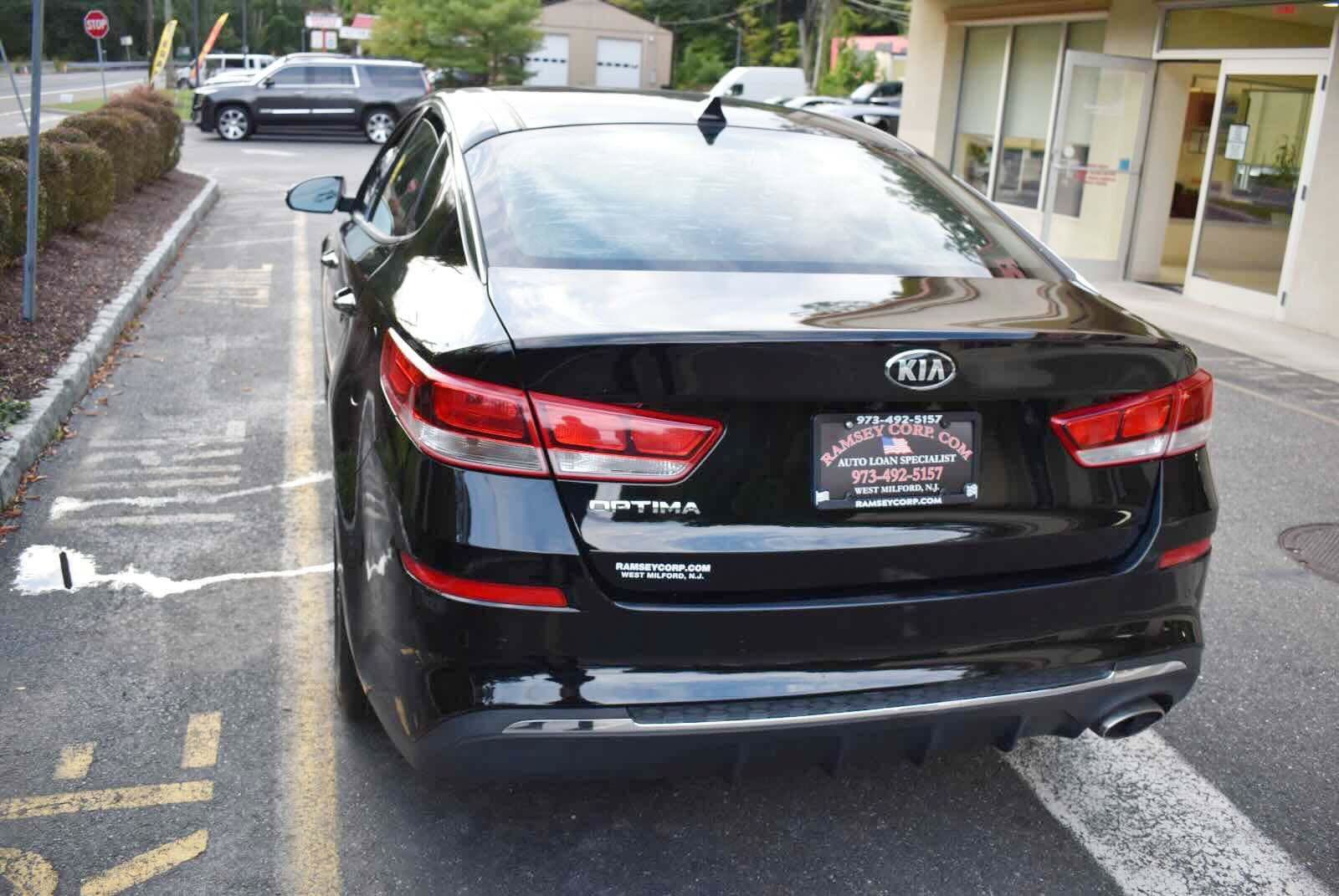 Used 2019 Kia Optima LX w/ LX Premium Package FWD image 4