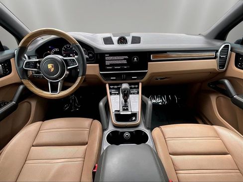 Used 2022 Porsche Cayenne AWD/4WD image 7