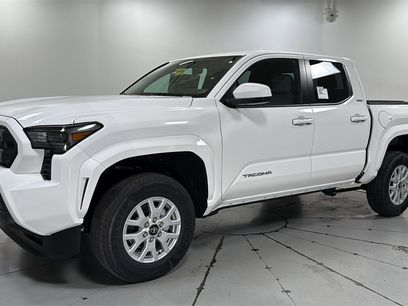New 2025 Toyota Tacoma SR5