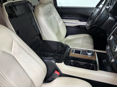 Used 2018 Ford Expedition Platinum RWD image 41
