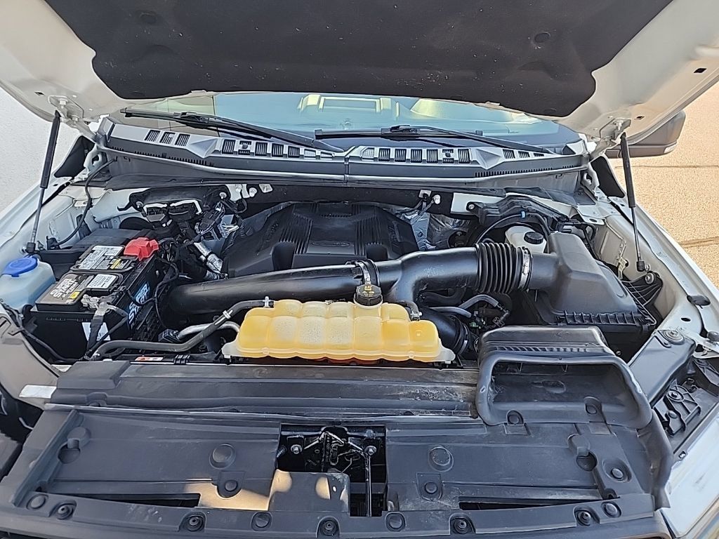 Used 2018 Ford F150 XLT w/ Equipment Group 302A Luxury AWD/4WD image 8