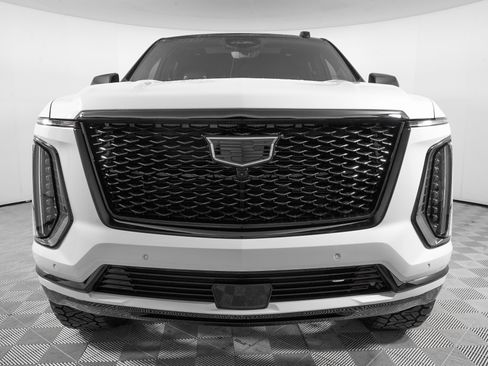 Used 2026 Cadillac Escalade Platinum Sport w/ LPO, Floor Liner Package image 3