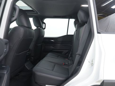 Used 2025 Toyota Land Cruiser image 19