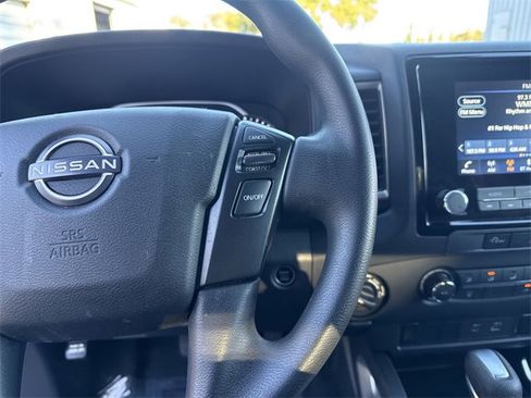 Used 2023 Nissan Frontier SV w/ Tow Package image 18
