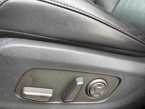 Used 2025 Kia Carnival SX w/ SX Dark Edition Package FWD image 21