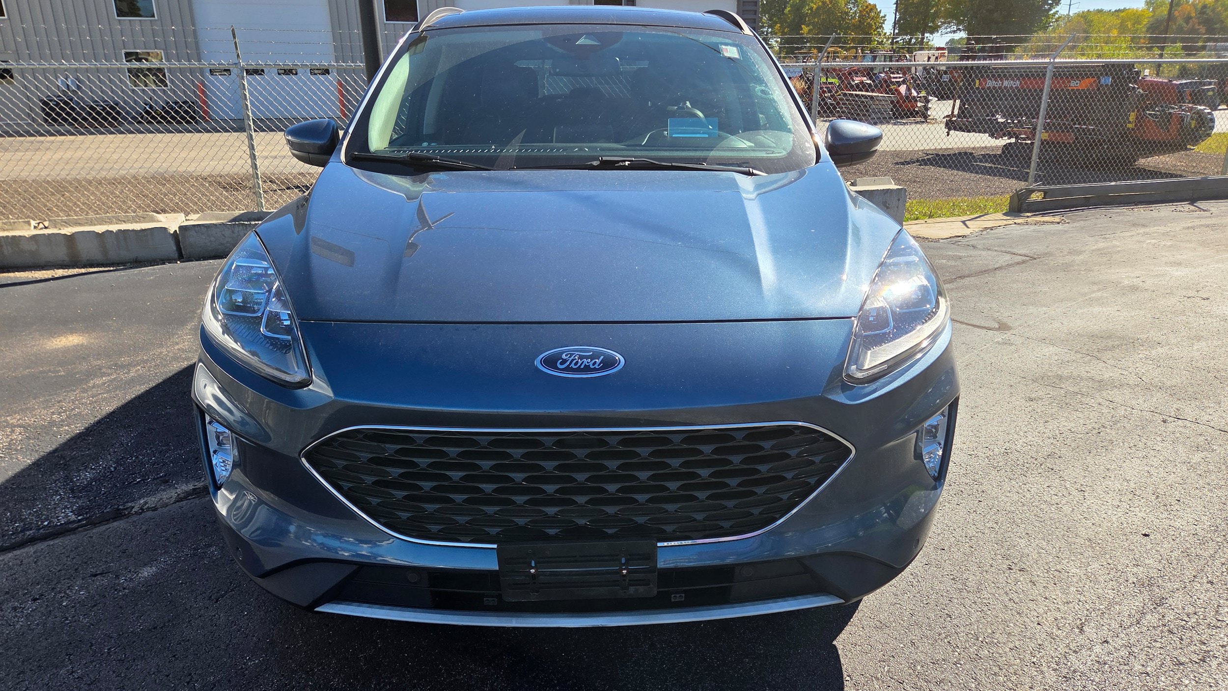 Used 2020 Ford Escape Titanium w/ Titanium Premium Package 2.0 AWD/4WD image 10
