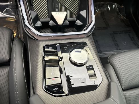 Used 2025 BMW X3 xDrive30i w/ Premium Package image 23
