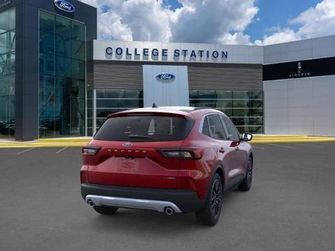 New 2025 Ford Escape SE image 8